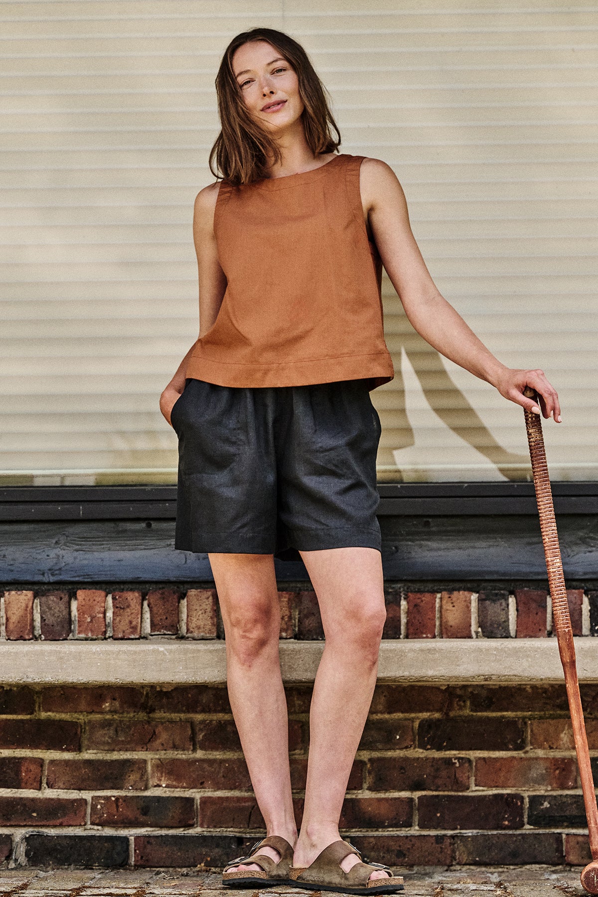 Patsy Pull Up Linen Shorts - Black